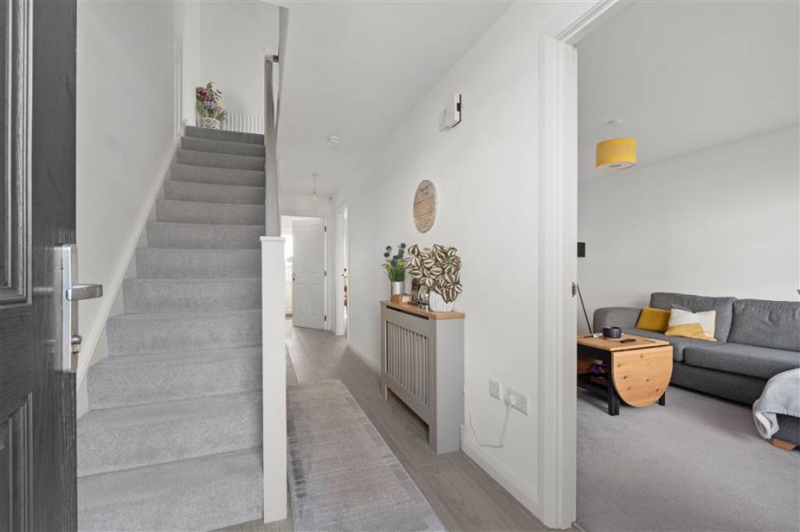 18 Foxton Wood Avenue