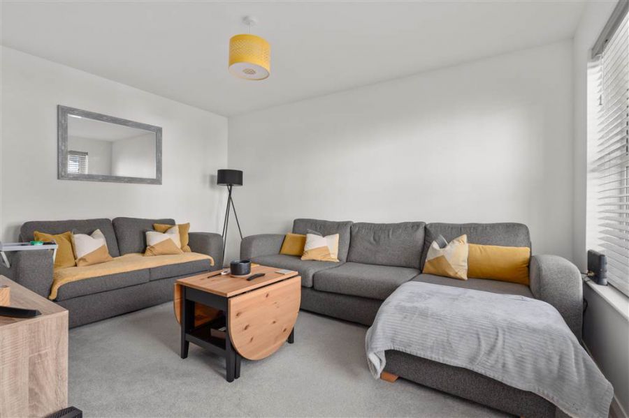 18 Foxton Wood Avenue