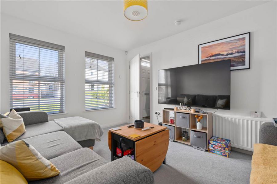 18 Foxton Wood Avenue