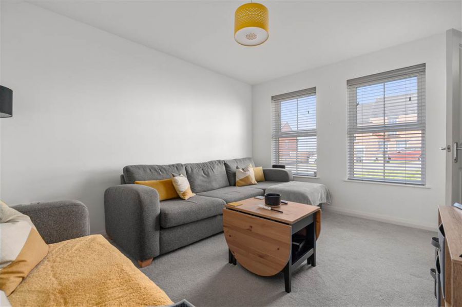 18 Foxton Wood Avenue