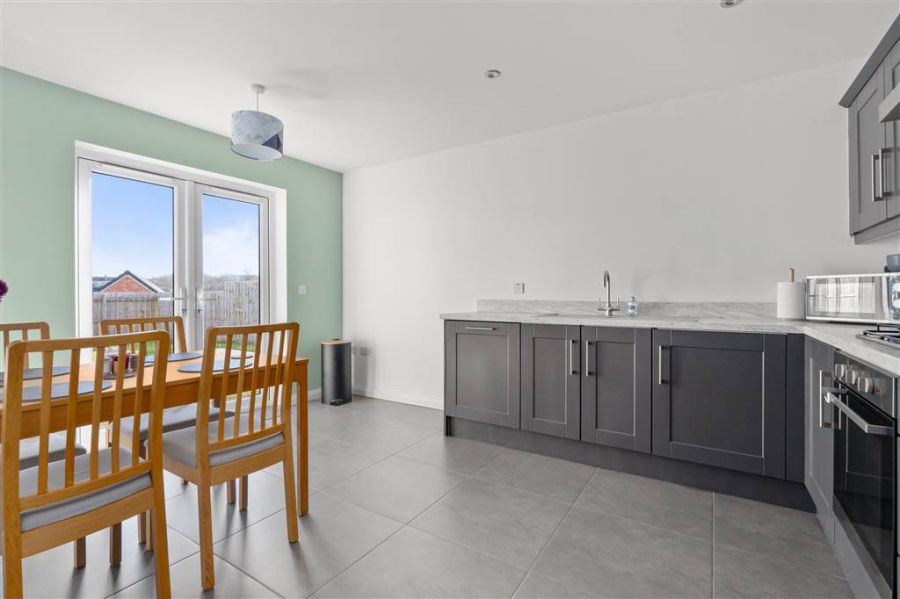 18 Foxton Wood Avenue