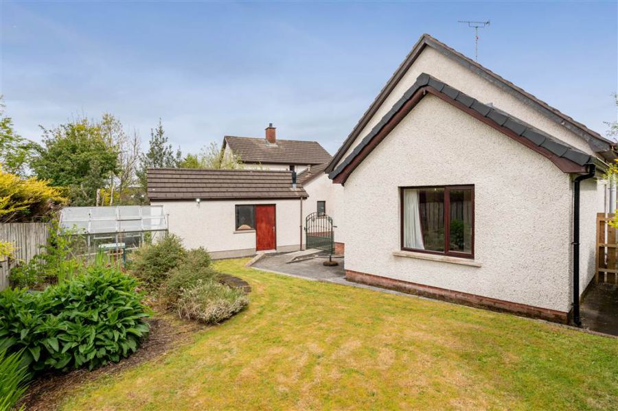 5 Trench Court
