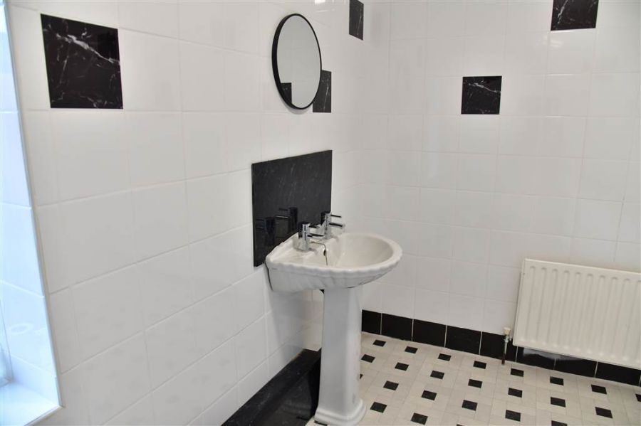 26 Moat Road