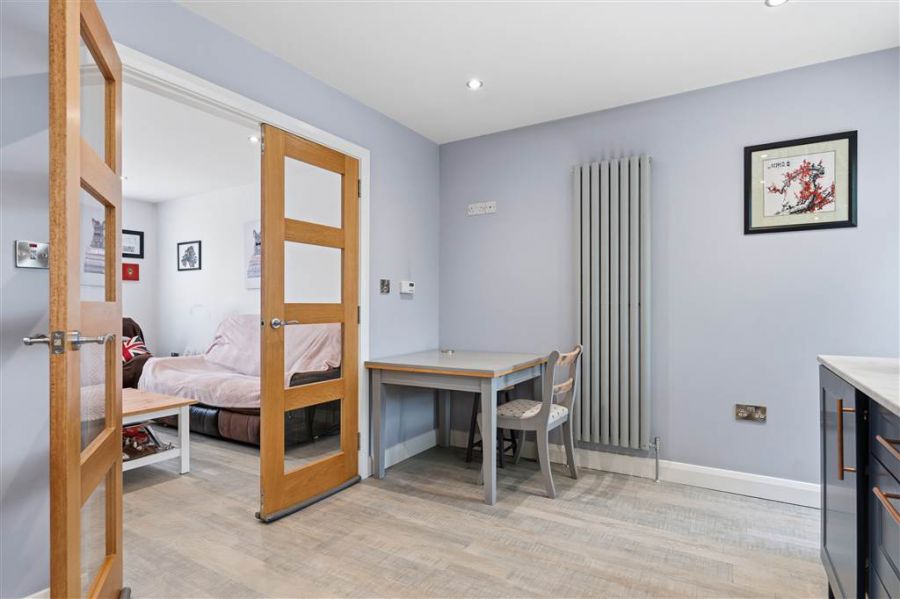 7 Abbey Gardens
