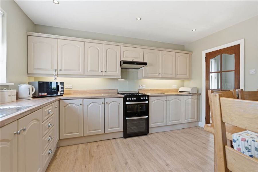 33 Glenleslie Road
