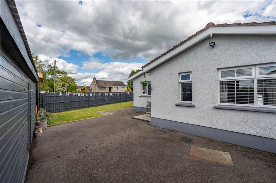 15 Woodgreen Avenue