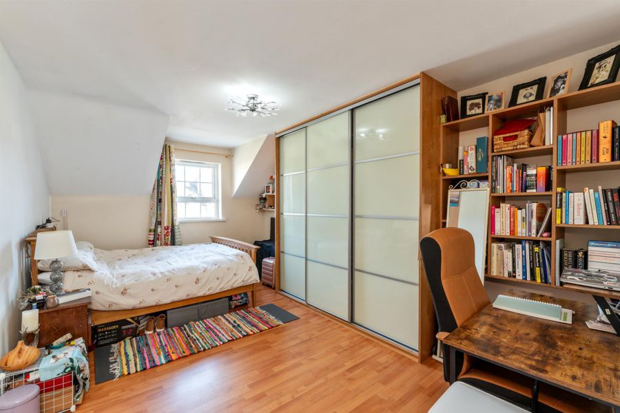 21 Ravenhill Lane