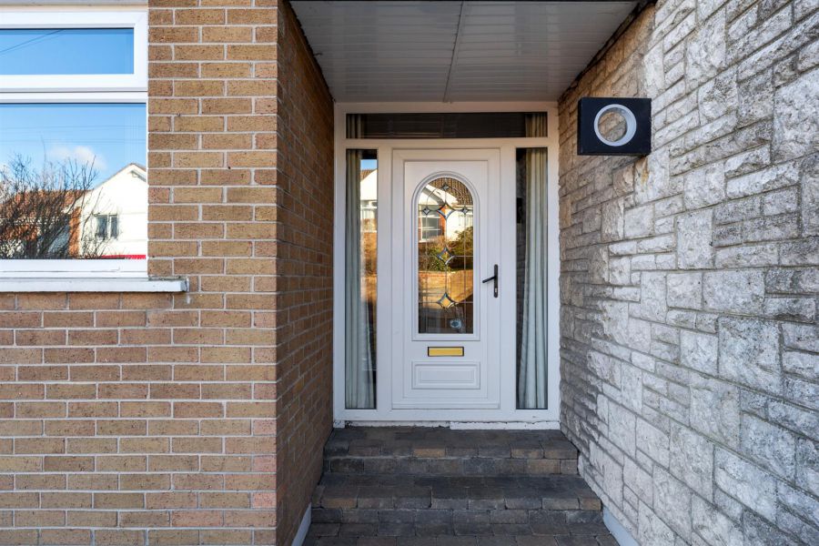 16 Londonderry Gardens 16 Londonderry Gardens