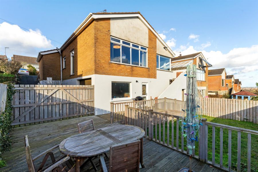 16 Londonderry Gardens
