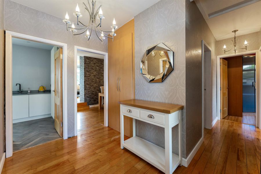 16 Londonderry Gardens 16 Londonderry Gardens