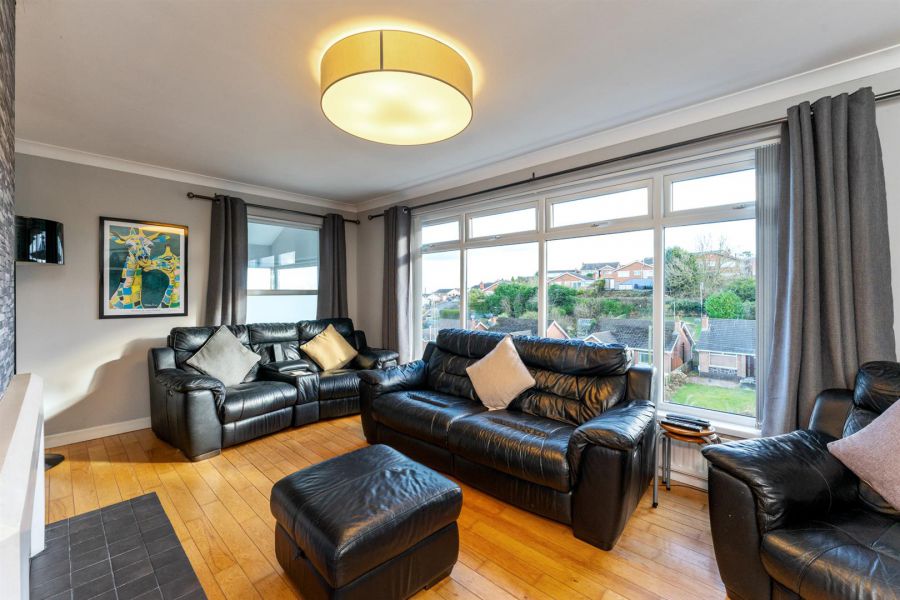 16 Londonderry Gardens