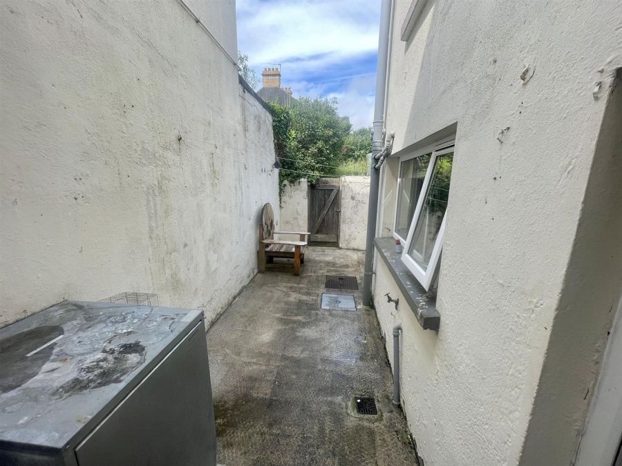 85 Balfour Street