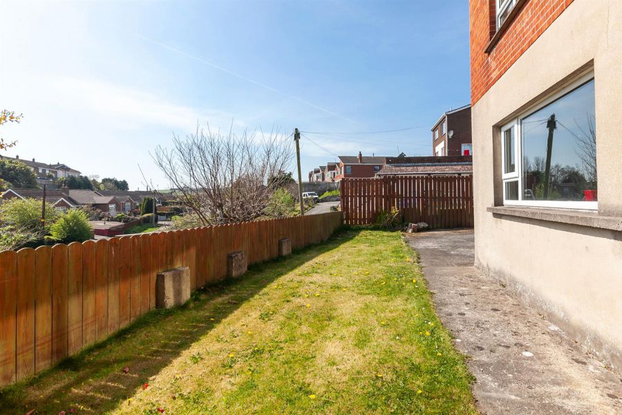 18 Londonderry Gardens