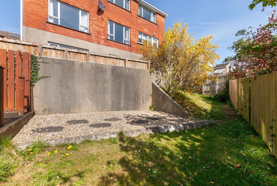 18 Londonderry Gardens