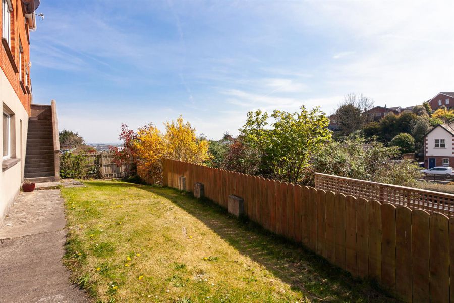 18 Londonderry Gardens