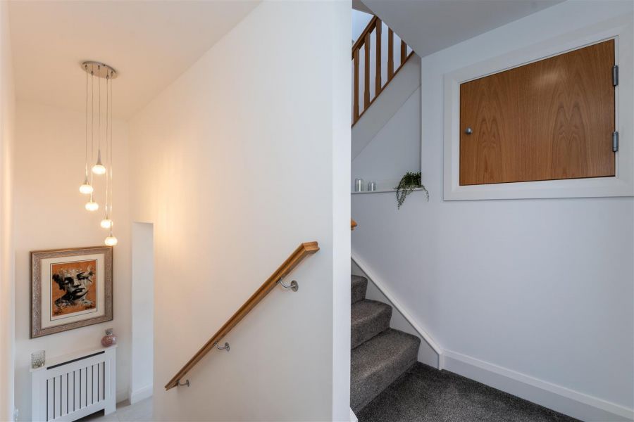 20 Milecross Manor