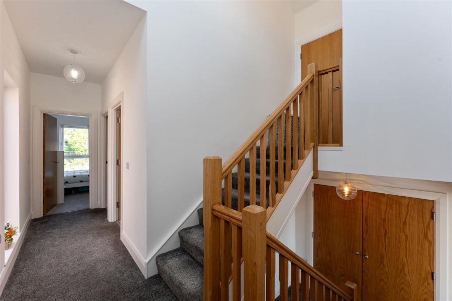 20 Milecross Manor