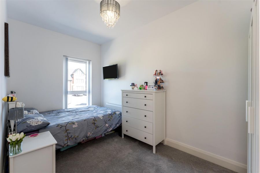 20 Milecross Manor