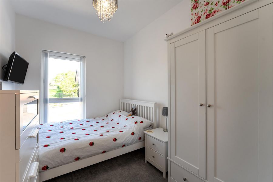 20 Milecross Manor