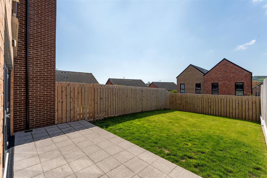 20 Milecross Manor