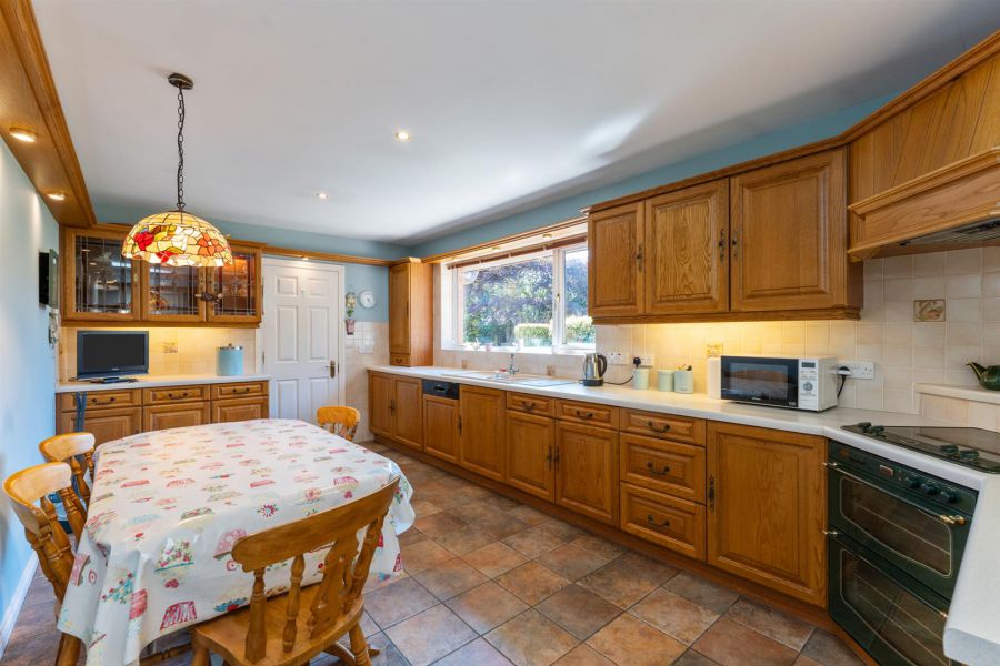8 Aldergrange Avenue