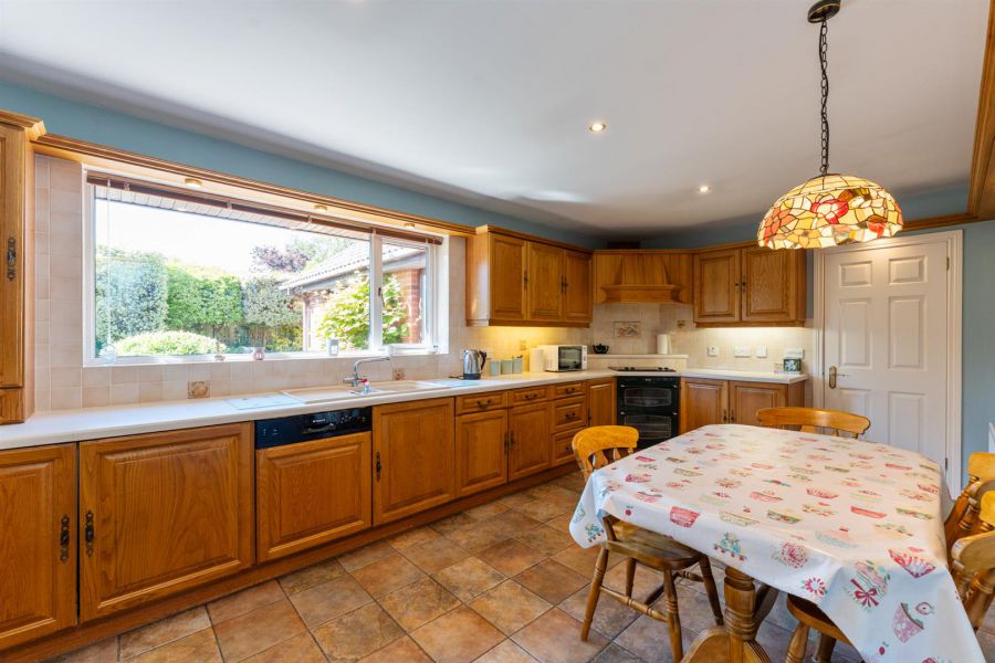 8 Aldergrange Avenue