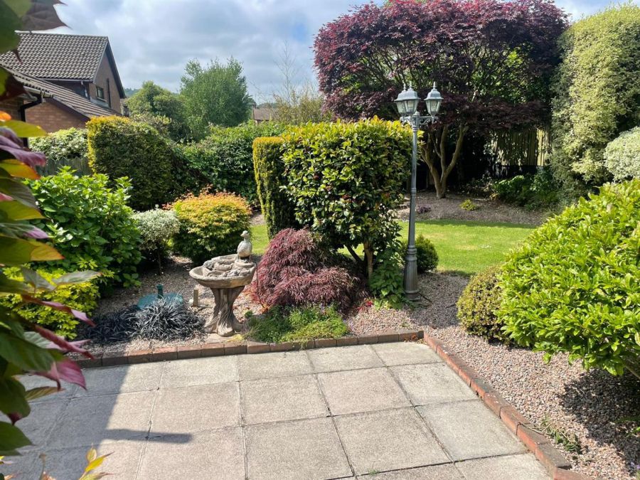 8 Aldergrange Avenue