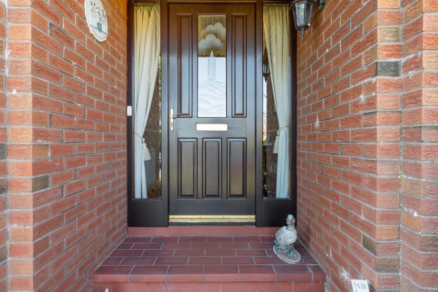8 Aldergrange Avenue