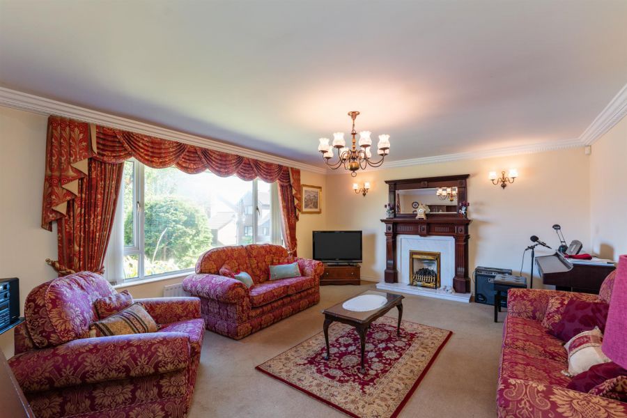 8 Aldergrange Avenue