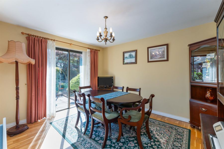 8 Aldergrange Avenue
