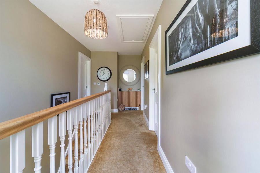 11 Castlelodge Gardens