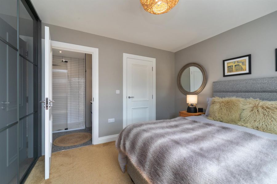 11 Castlelodge Gardens