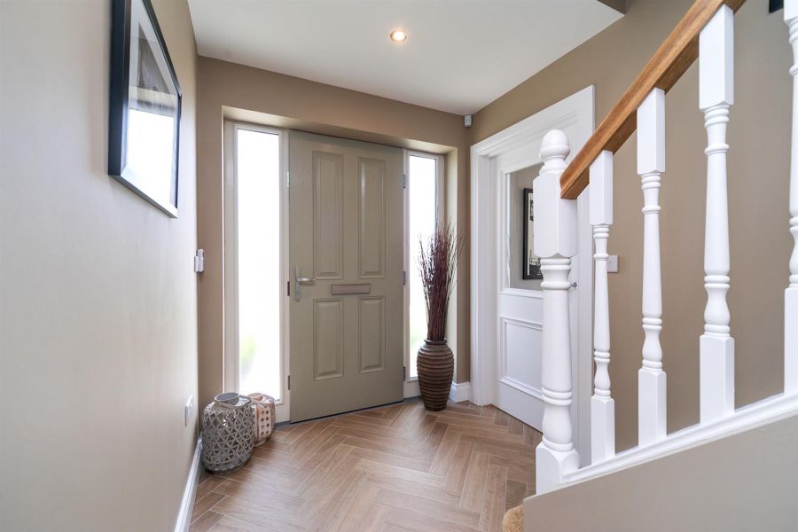 11 Castlelodge Gardens