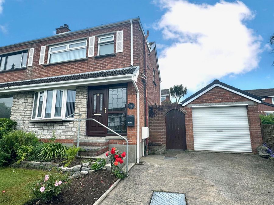 4 Rockland Crescent