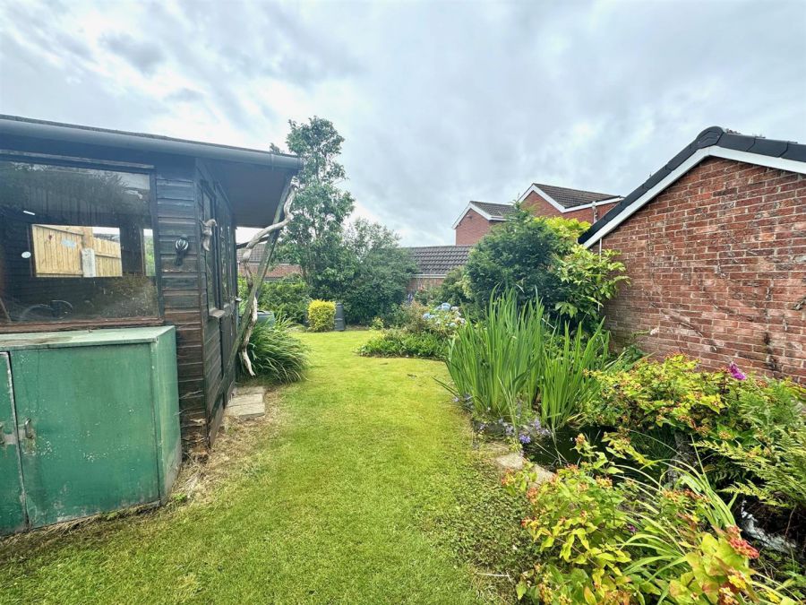 4 Rockland Crescent