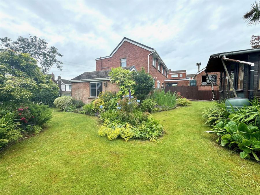 4 Rockland Crescent