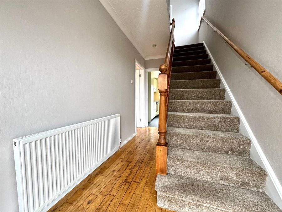 4 Rockland Crescent