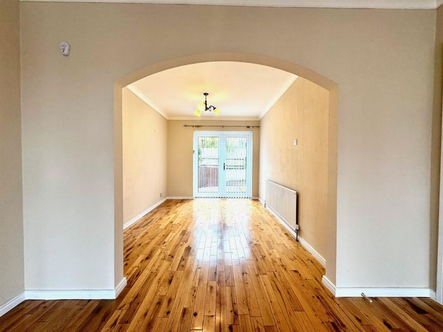 4 Rockland Crescent
