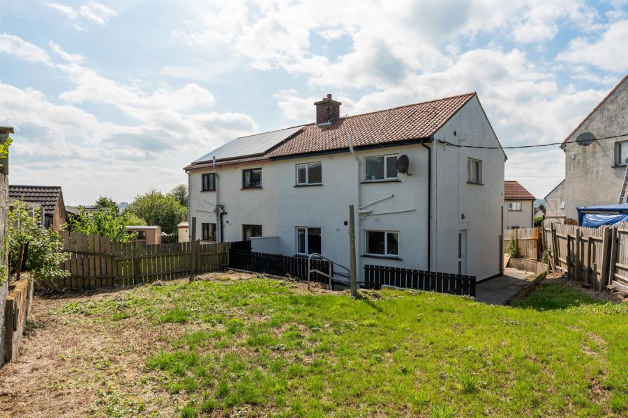 18 Slievemore Avenue