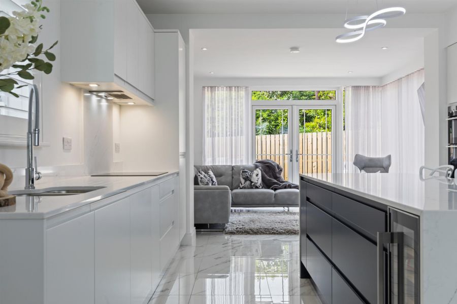 6 Brynmor Park