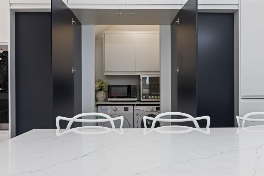 6 Brynmor Park