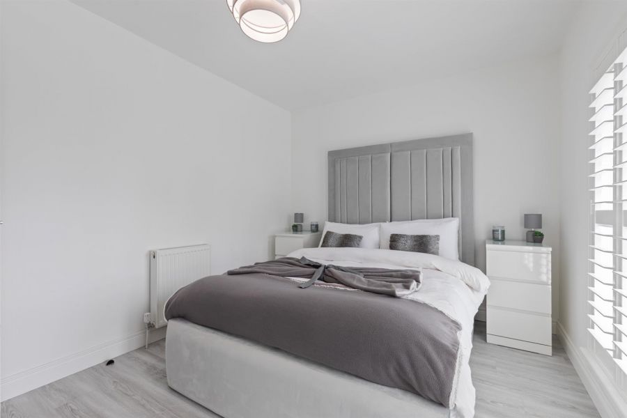 6 Brynmor Park