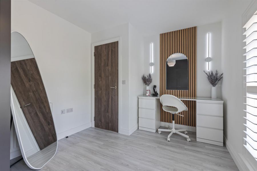 6 Brynmor Park
