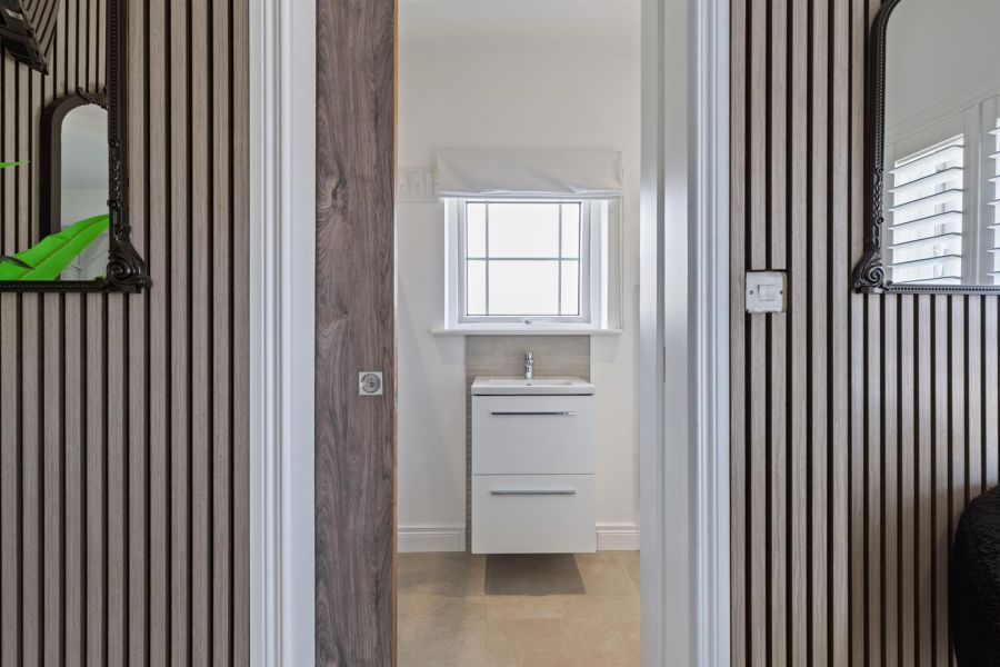 6 Brynmor Park