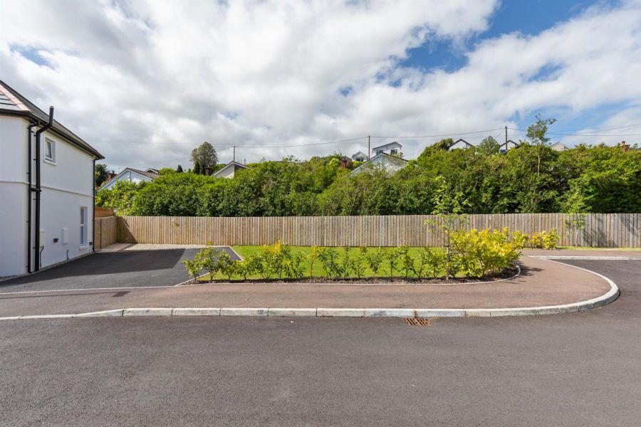 6 Brynmor Park