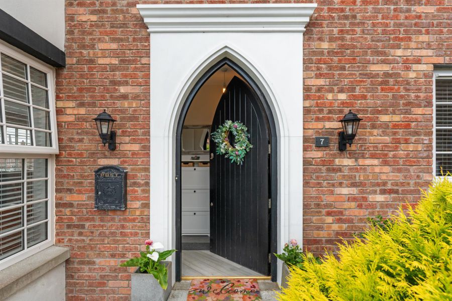 7 Tullynagardy Avenue