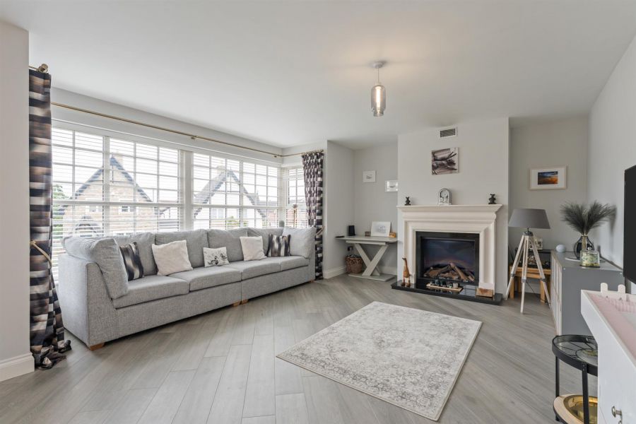 7 Tullynagardy Avenue