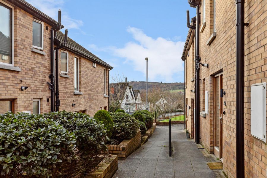 Apt 50 Lakeview Manor