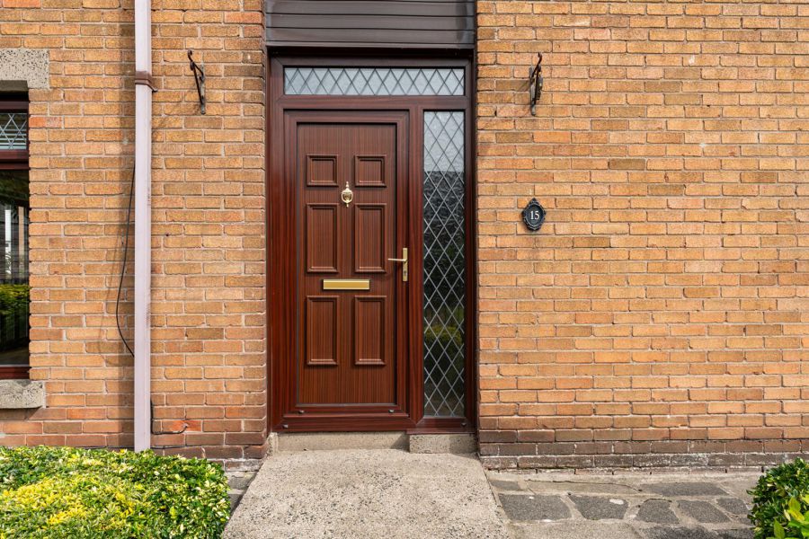 15 Lenamore Park