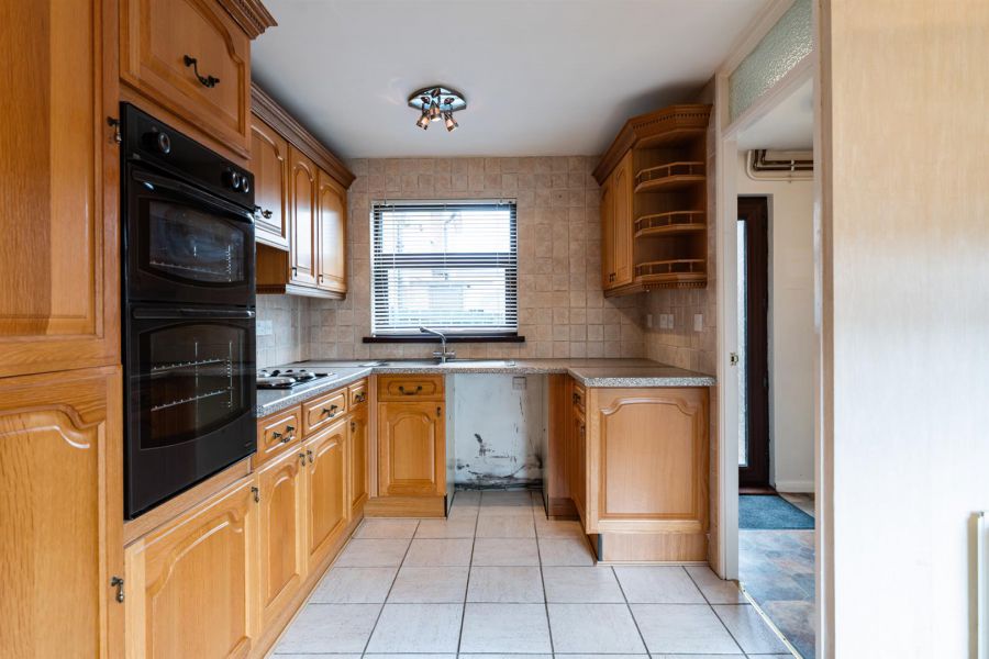 15 Lenamore Park